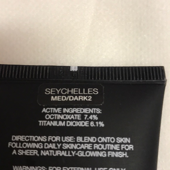 NARS pure radiant tinted moisturizer NWOB - Picture 3 of 4